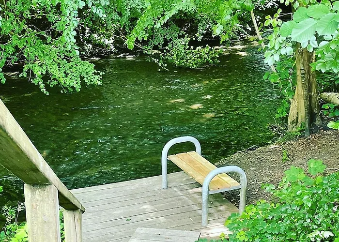 Riverview With Private Balcony And Free Parking Βέιλε